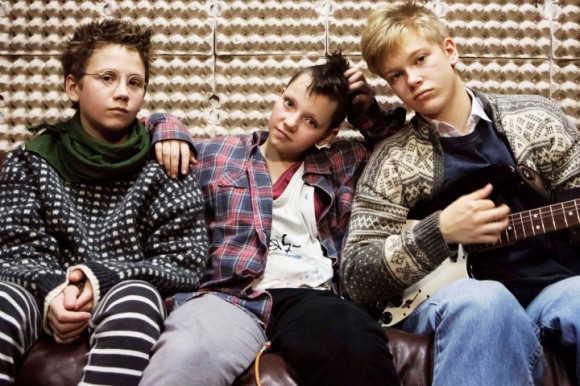 Bobo, Clara and Hedvig turn to punk rock to express their dissatisfaction with life in 1980s Sweden.